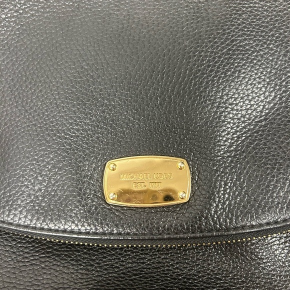 Michael Kors Bedford Tassel Black Leather Shoulder Bag - Picture 2 of 8